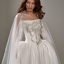 Пышное платье с расшитым корсетом фото