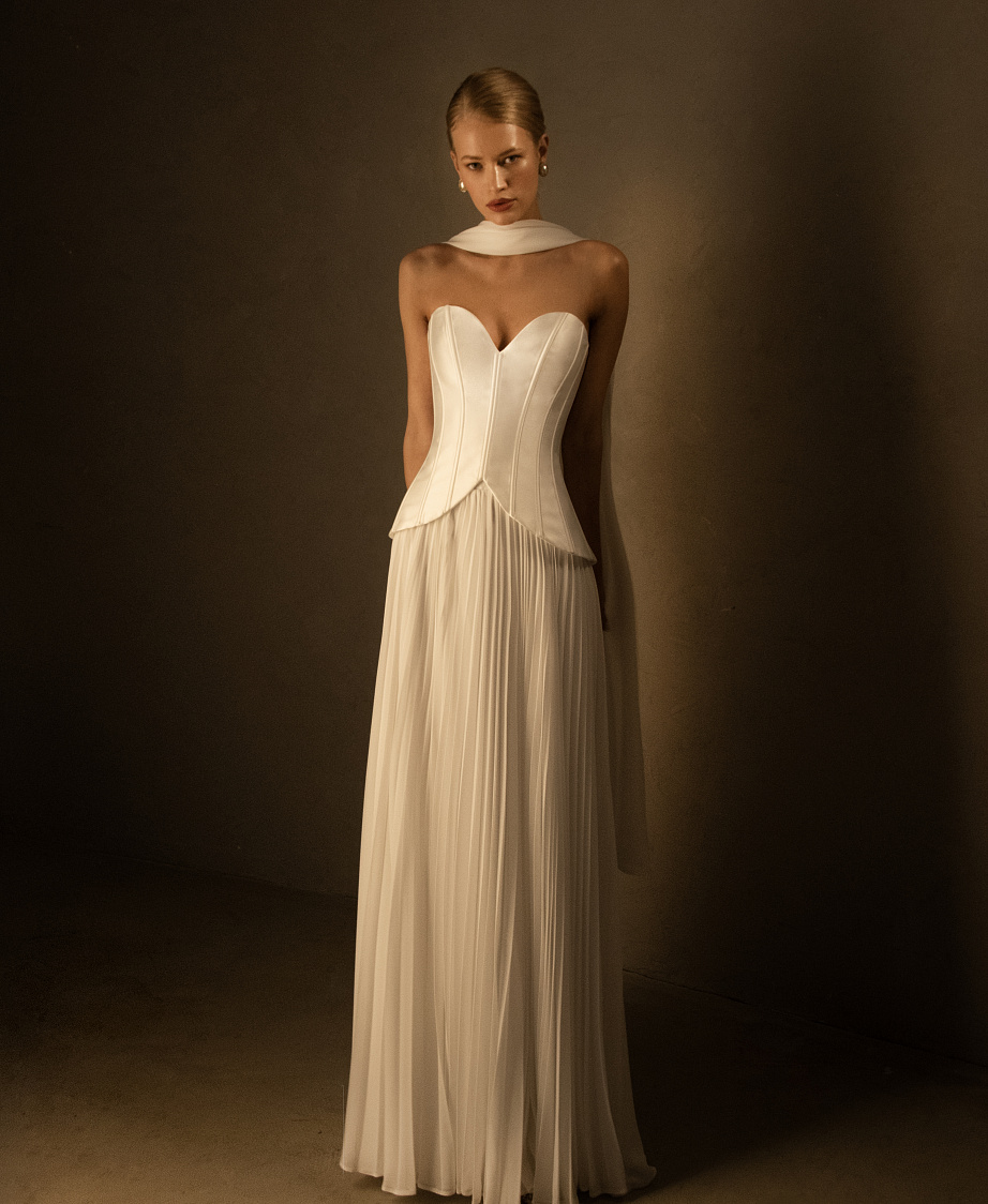 Свадебный комплект с атласным корсетом и юбкой-плиссе фото