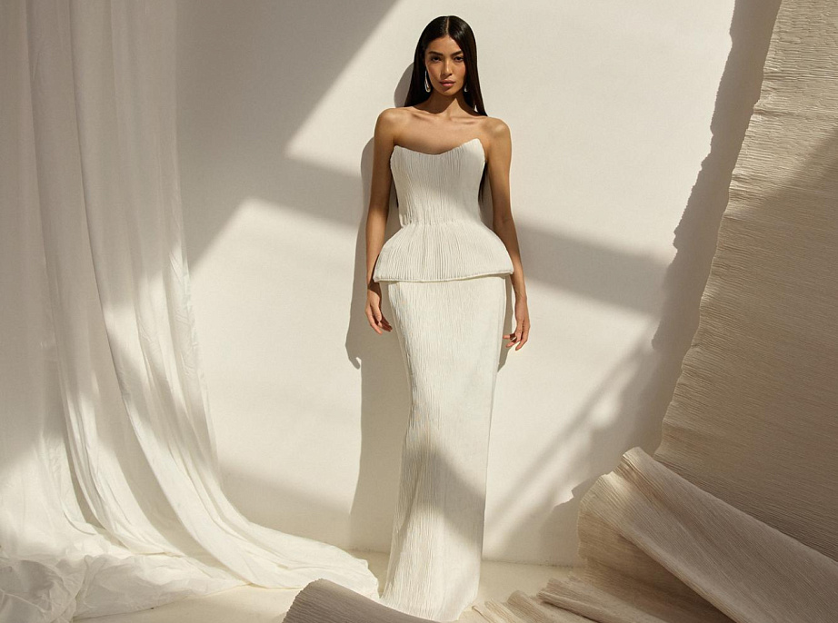 Стильное свадебный комплект из ткани плиссе фото