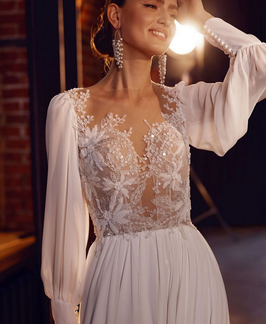 Шифоновое свадебное платье с кружевным корсетом фото