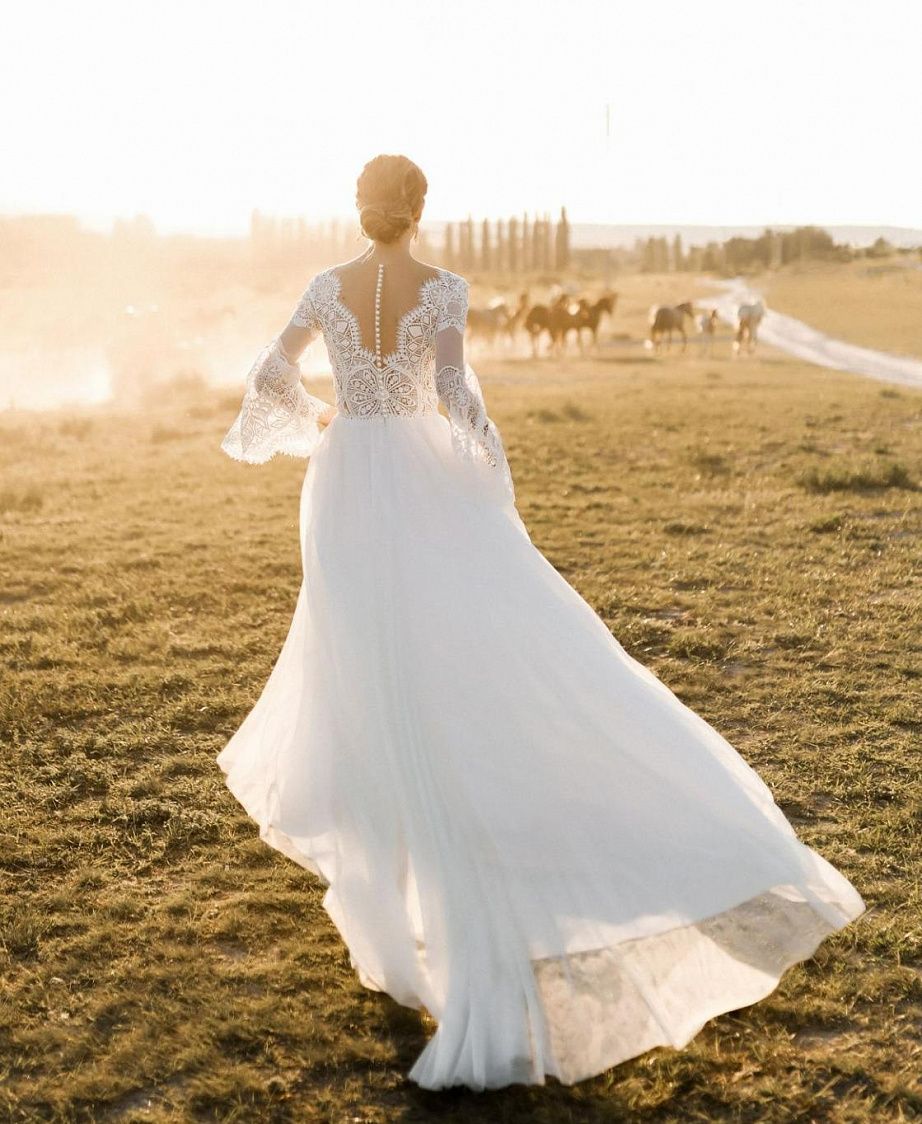 Нежное свадебоне платье бохо фото