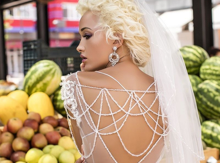 Свадебная фата с жемчужинами по краю фото