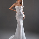 Роскошное свадебное платье русалка с декором из бус фото