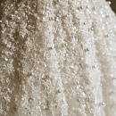 Пышное кружевное свадебное платье с жемчугом  фото