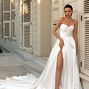 Атласное свадебное платье на корсете с разрезом фото