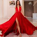 Красное длинное платье с разрезом фото