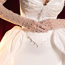 Комплект из атласа с жемчужным декором фото