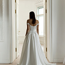 Атласное свадебное платье рыбка со съемным шлейфом фото