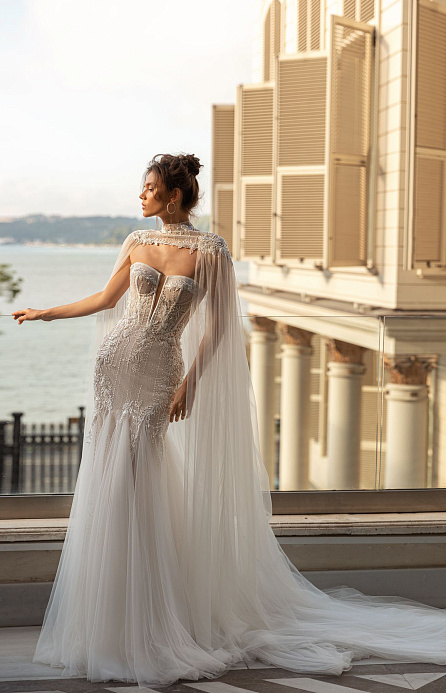 Длинный кейп с кружеом фото