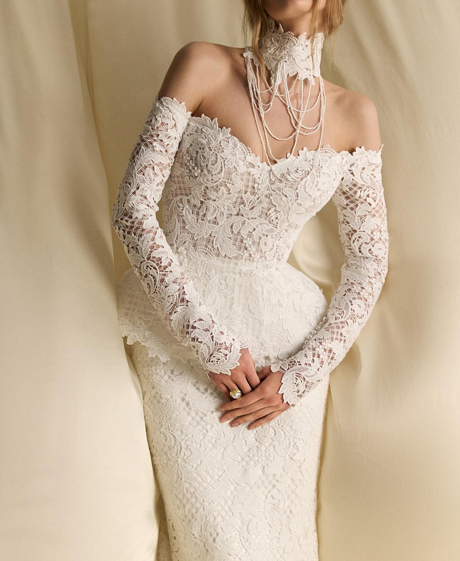 Комплект из хлопкового кружева с баской фото