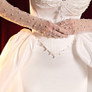 Комплект из атласа с жемчужным декором фото