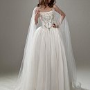 Пышное платье с расшитым корсетом фото