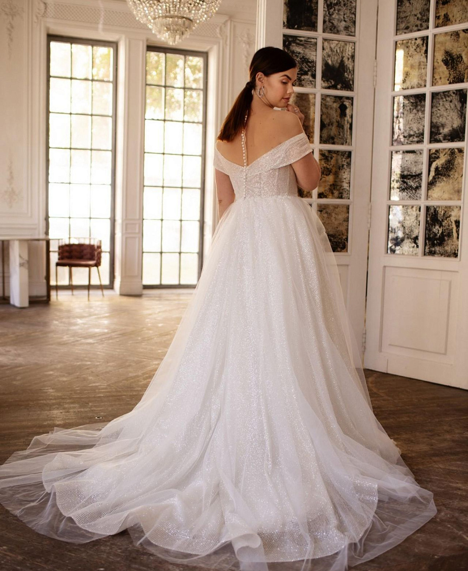 Красивое свадебное платье большого размера фото