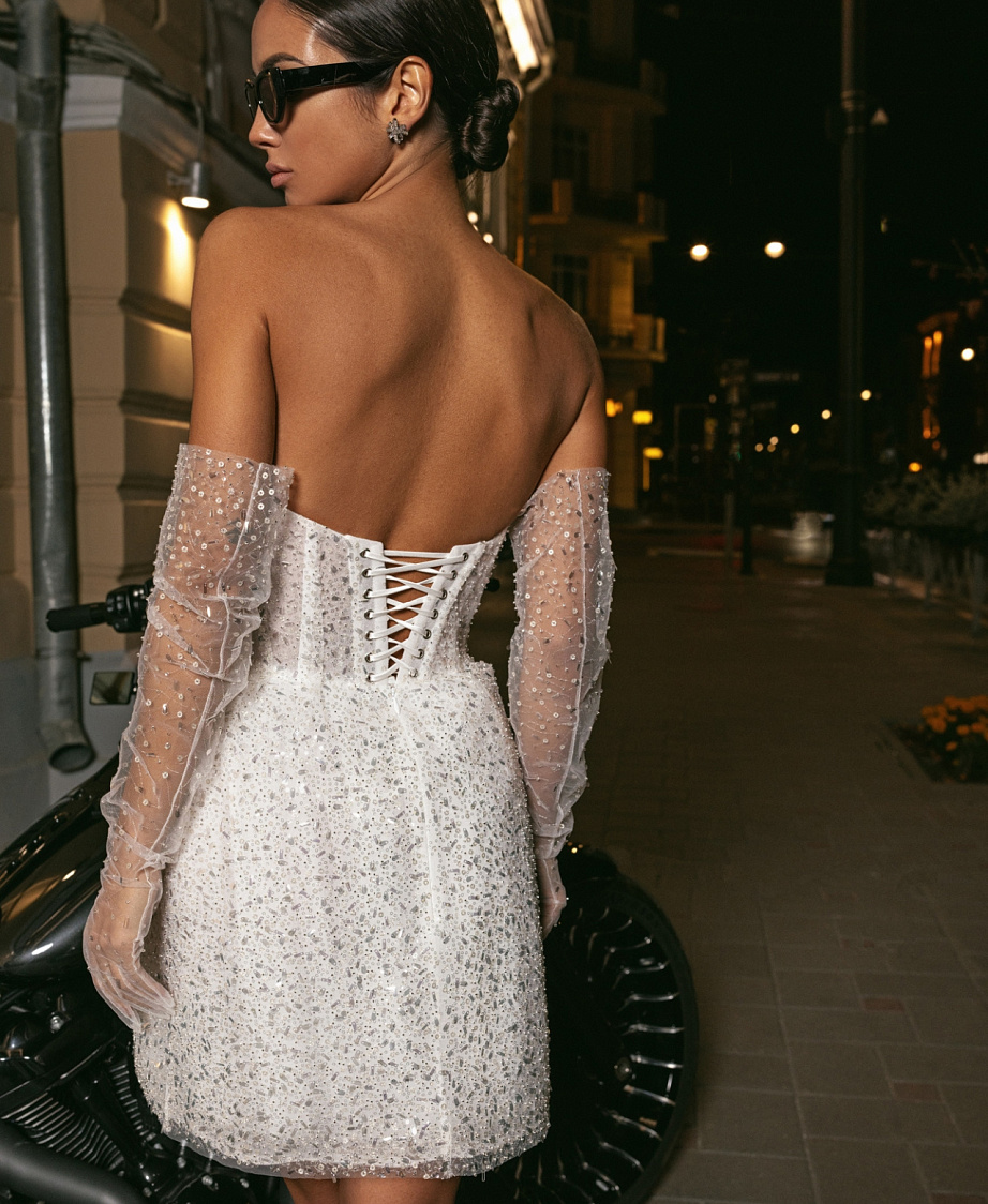 Свадебное платье мини на корсете фото