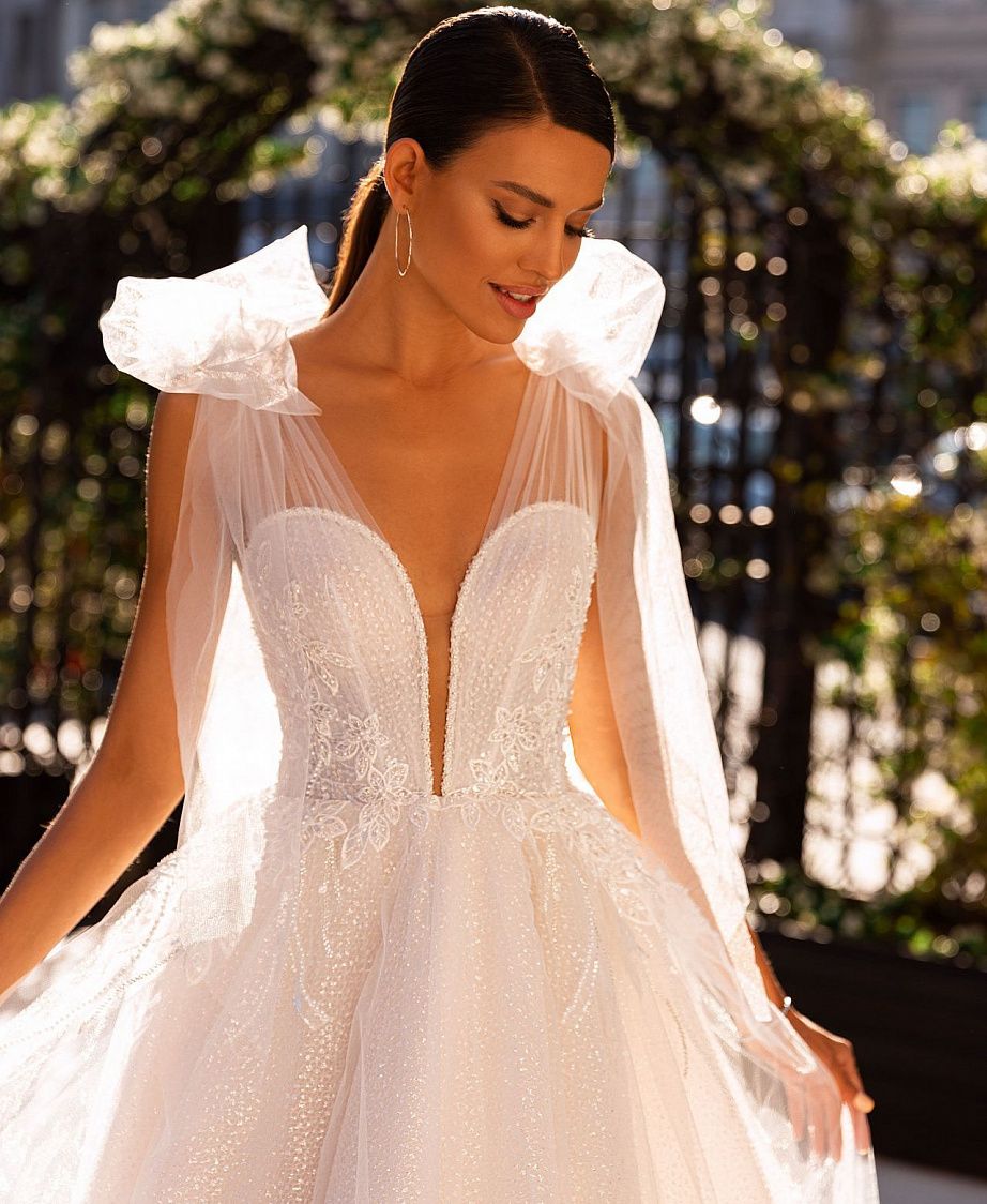 Свадебное платье 2022 с бантами фото