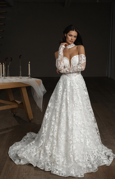 Эффектное свадебное платье из блестящего кружева, украшенного прозрачной пайеткой фото