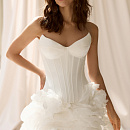 Атласный корсет с эффектной юбкой фото