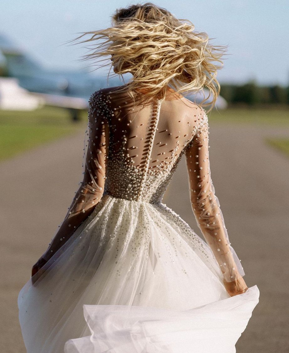 Свадебное платье усыпанное жемчугом фото