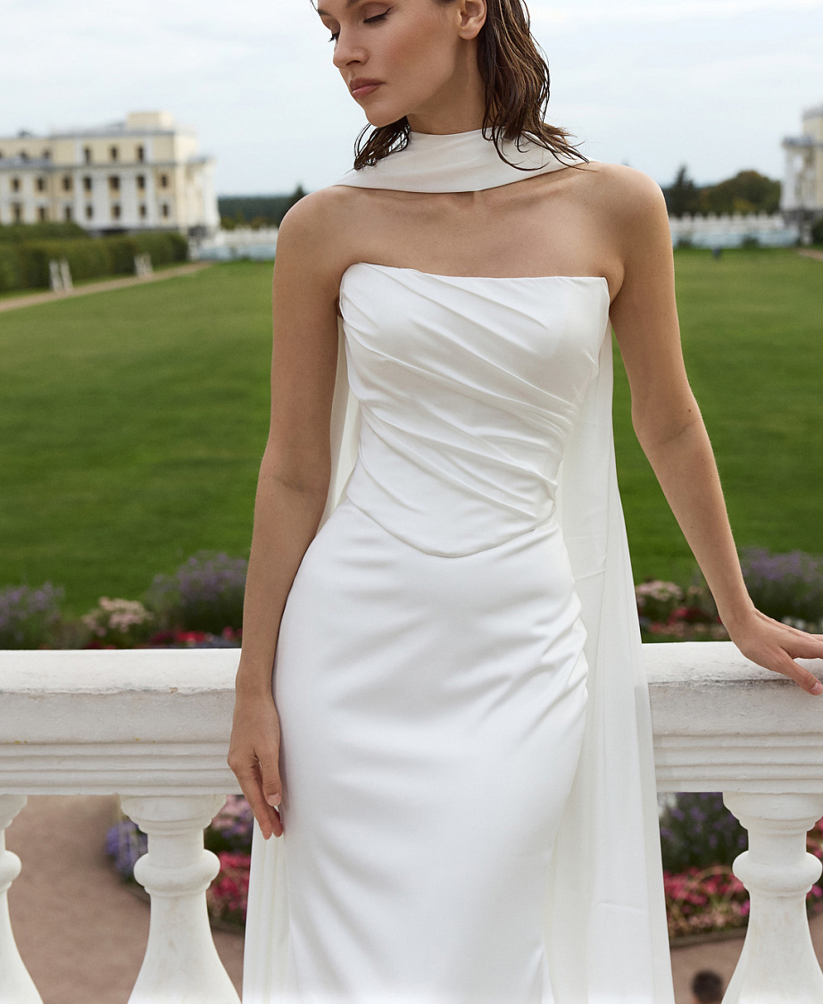 Комплект из атласного корсета с драпировкой и юбкой фото