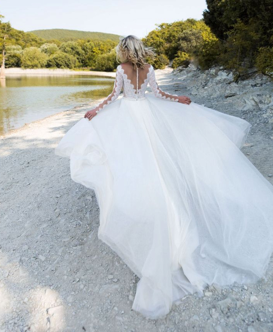 Красивое свадебное платье с рукавами фото