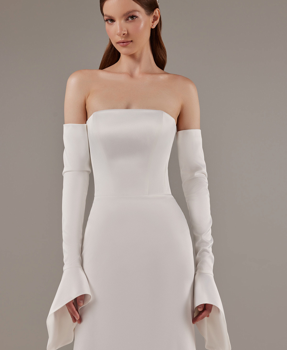 Русалка из атласа-стрейчас со съемными рукавами-клешь фото