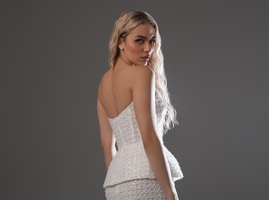 Роскошный комплект расшитый бисером и жемчугом фото