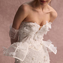Кружевное платье с 3Д цветами и съемкой баской фото