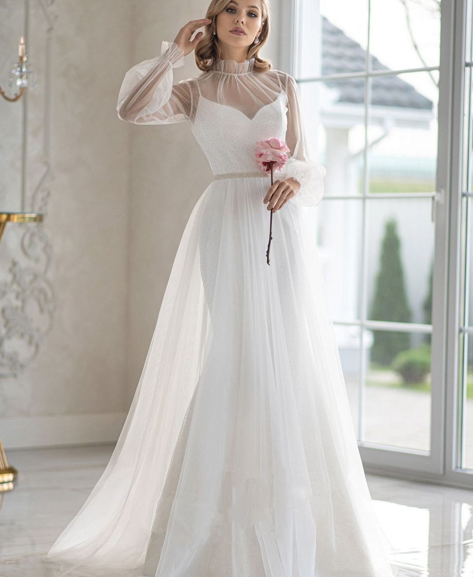 Лаконичное свадебное платье фото