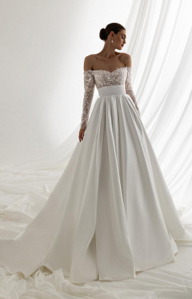 Свадебное платье с атласной юбкой и кружевным верхом фото