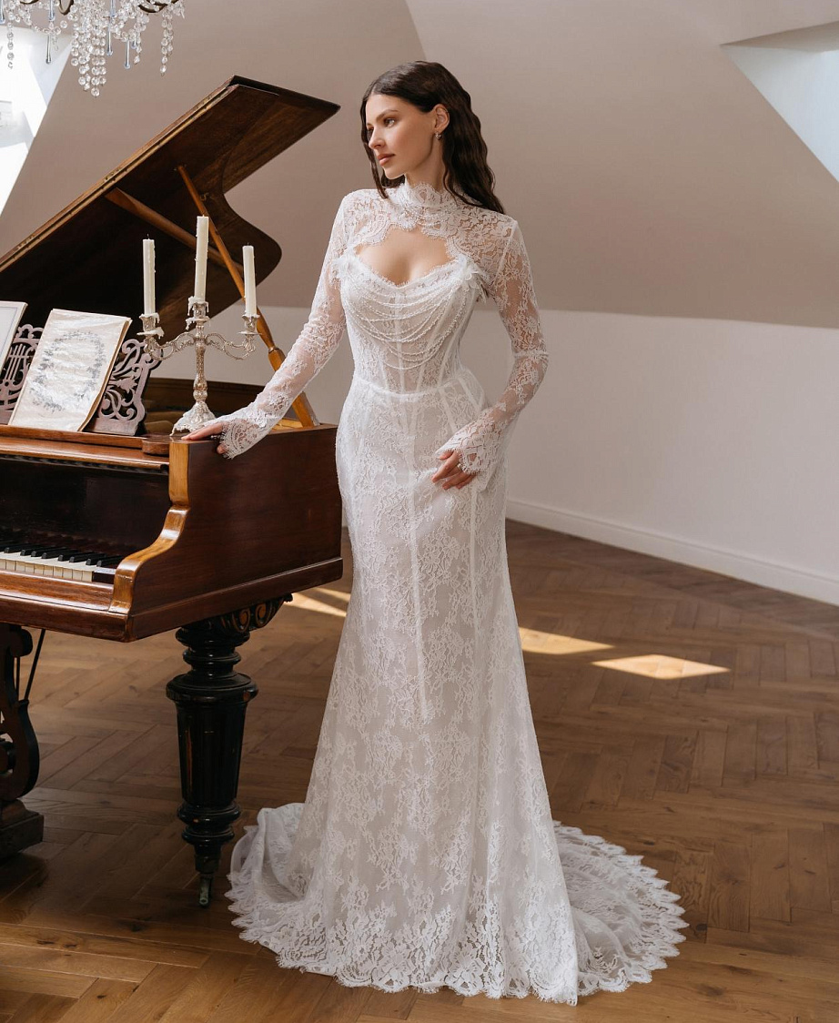 Кружевное свадебное платье со съемным болеро фото