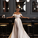 Короткое свадебное платье со съемным шлейфом фото