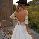Стильное свадебное платье бохо с разрезом фото