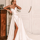 Роскошное свадебное платье из атласа фото