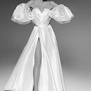Воздушное свадебное платье с объемными рукавами 2022 фото