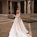Свадебное платье со стильным волнистым кружевом фото