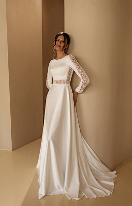 Белое атласное свадебное платье с рукавами фото