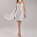 Короткое свадебное платье с открытым верхом из микадо фото