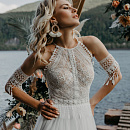 Нежное свадебное платье с кружевным верхом фото