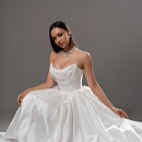 Атласное свадебное платье с корсетом в стиле принцесса фото