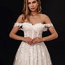 Легкое свадебное платье с бантиками на плечах фото