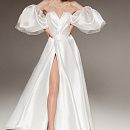 Воздушное свадебное платье с объемными рукавами 2022 фото