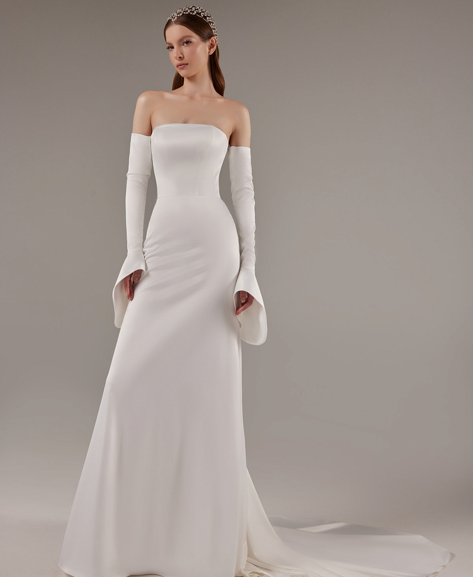 Русалка из атласа-стрейчас со съемными рукавами-клешь фото