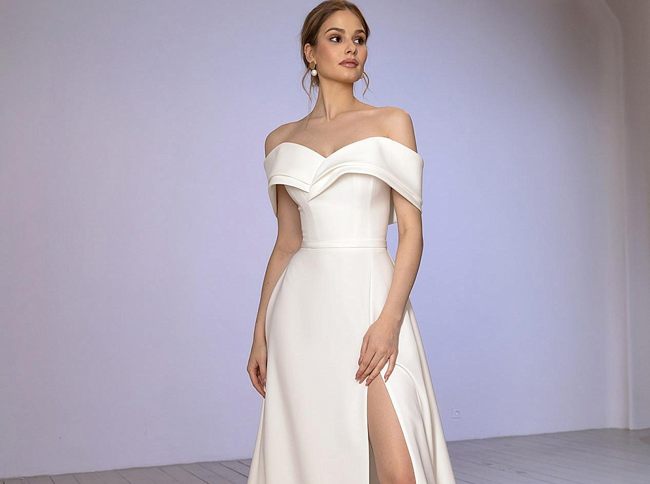 Элегантное свадебное платье с разрезом фото