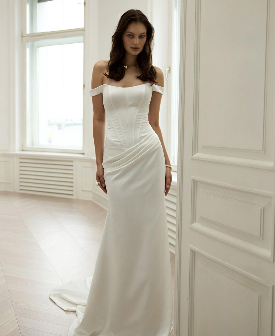Атласное свадебное платье рыбка со съемным шлейфом фото