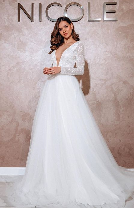 Стильное свадебное платье с серебряным верхом фото