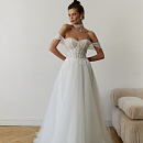 Нежное свадебное платье с чокером фото