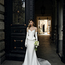 Стильный свадебный комплект из ткани микадо  фото