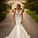 Роскошная русалка из микадо с кружевом по корсету фото