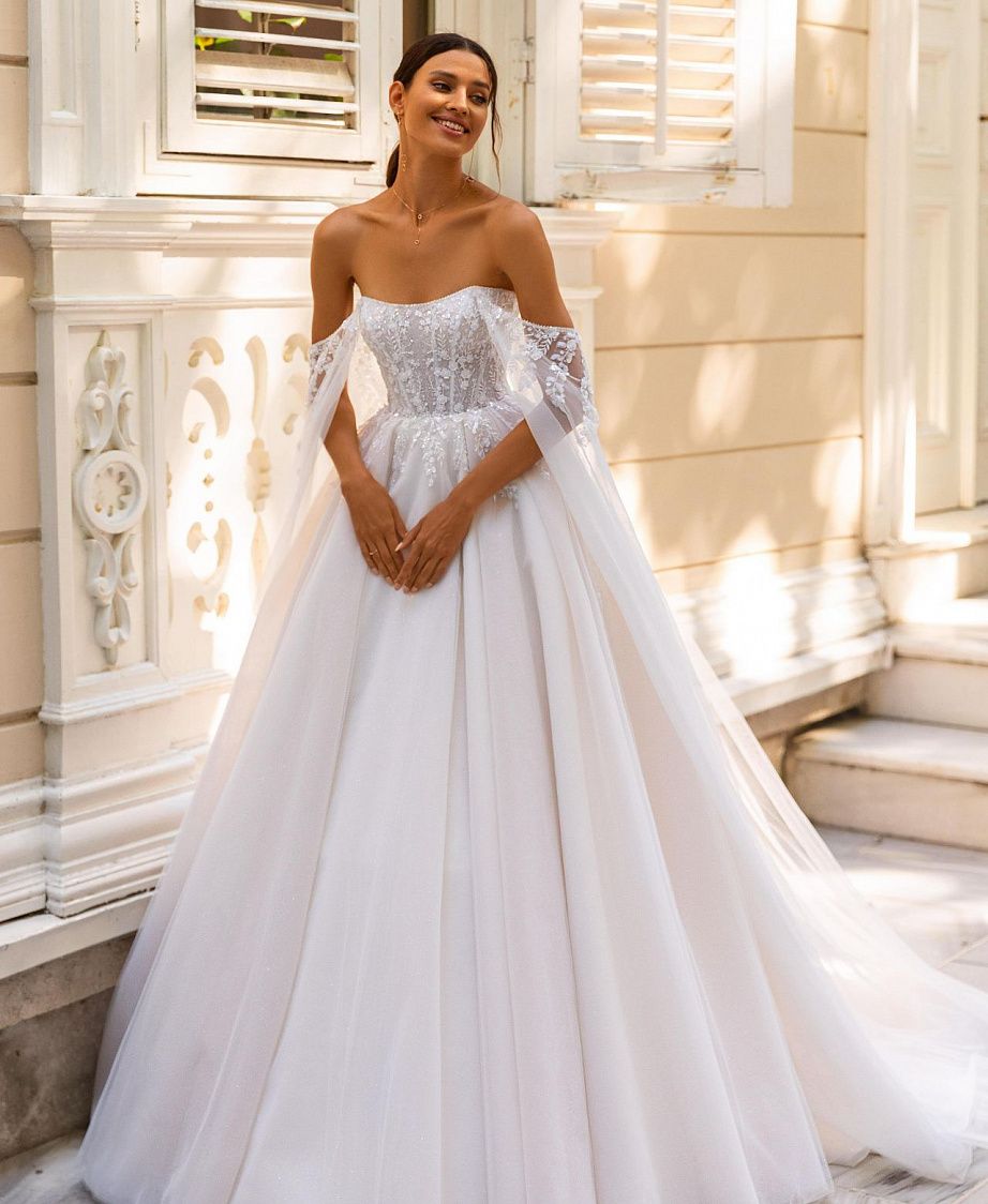 Пышное белое свадебное платье фото