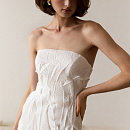 Свадебное платье-рыбка из дизайнерской жатой ткани фото